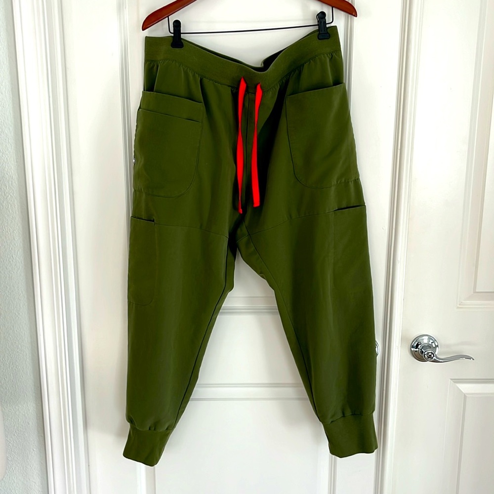 Figs Technical Collection Moss Green Jogger Scrub Pants Size XXL/P